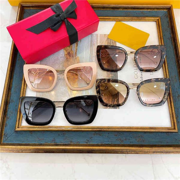 

2022 factory wholesale family fashion trend cat's eye box sunglasses star same sunglasses, White;black