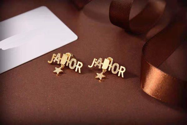 

21 years fashion pearl earrings with gift box package, Golden