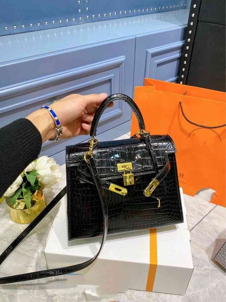 

high-quality bags sgle bag with cover crocodile pattern in