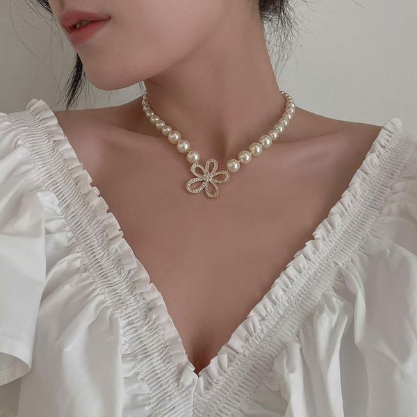 

chokers french vintage oversize flower pearl pendant necklace for women gifts elegant wedding rhinestone hollow out jewelry, Golden;silver