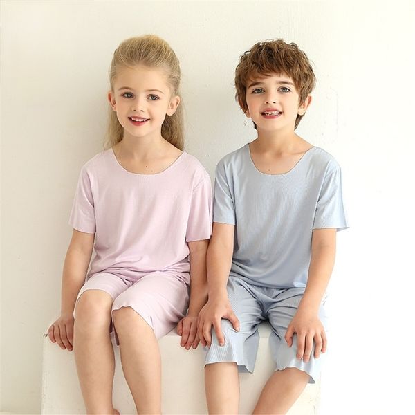 Famiglia Pigiama estivo Pantaloncini di cotone modale Set di indumenti da notte Bambini T-shirt a maniche corte Bambini Ragazzo Ragazza Abiti da casa 211109