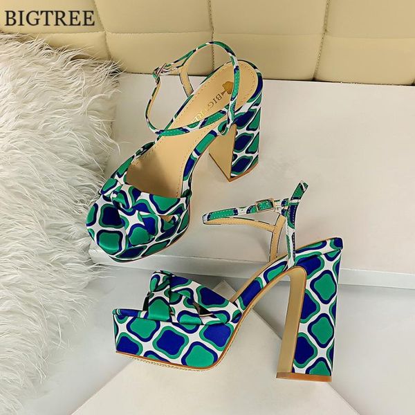 

dress shoes 12cm thick high heel women sandals 2021 novelty camouflage floral peep toe pumps platform summer female buckle banquet, Black