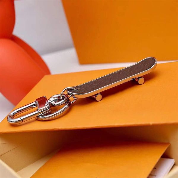 

branded skateboard keychains stainless steel creative designed keychain brown black pendant accessories with box 949a, Silver