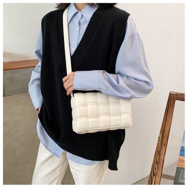 

louis vutton bagsoft leather plaid woven pillow 2021 autumn winter new zhao ruth same messenger net red small square bagf bag