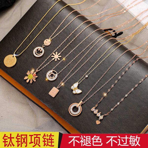 

no fading titanium steel necklace women's 2021 summer niche design sense clavicle chain temperament simple smile face pendant, Silver