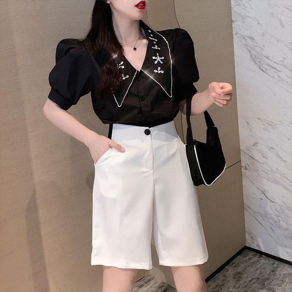 

2021 female summer hepburn black-embroidered doll collar shirt with cleavage v+ white shorts two-piece suit n84o, Black;gray