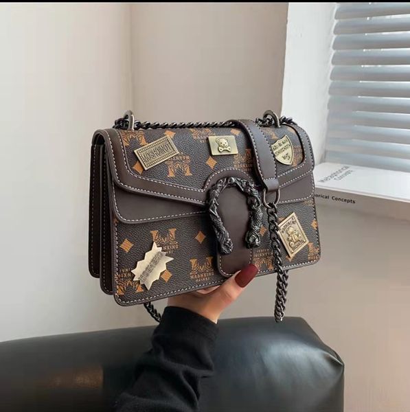 Tasarımcı Messenger Çanta Lüks Omuz Çantaları Vintage Baskı Zincir Çanta Çapraz Vücut Kadınlar Için Deri Çanta Satchel Debriyaj Ayı Desen At Nalı Toka HBP