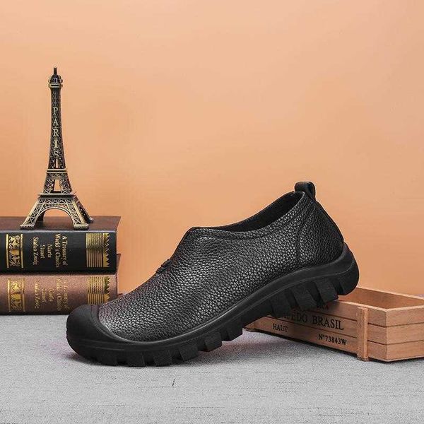 

2021 spring and autumn leather sho men's middle-aged elderly dad's breathable busins casual