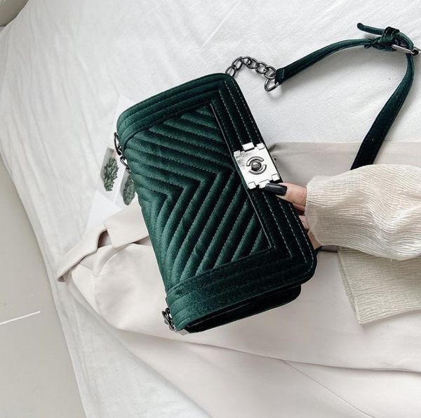 

factory wholesale women handbag winter embroidery chain bag elegant atmosphere leather messenger bags joker simple leathers shoulder handbag, Black;red