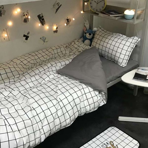 

four piece college dormitory quilt, three student sheet black and white check bedroom bedding