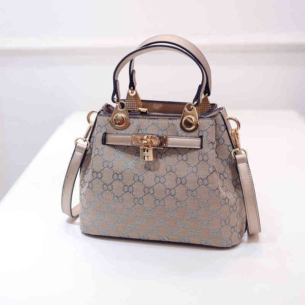 

2022 factory outlet online women's bag style women's quality shoulder