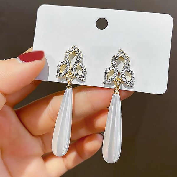

dangle & chandelier long drop pearl design earrings vintage oil painting ladies fashionable trendy special women, Silver