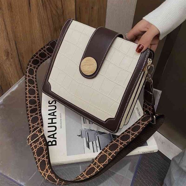 

2022 factory outlet women's versatile ins niche design high texture wide shoulder strap french foreign style single shoulder messenger