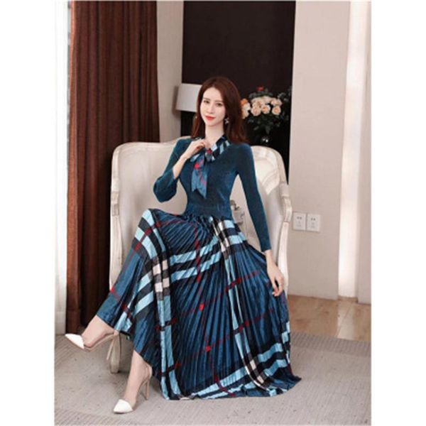 

casual dresses folded miyake 2021 winter classic fashion printed plaid temperament ribbon bowknot velvet dress all-match women's clothi, Black;gray