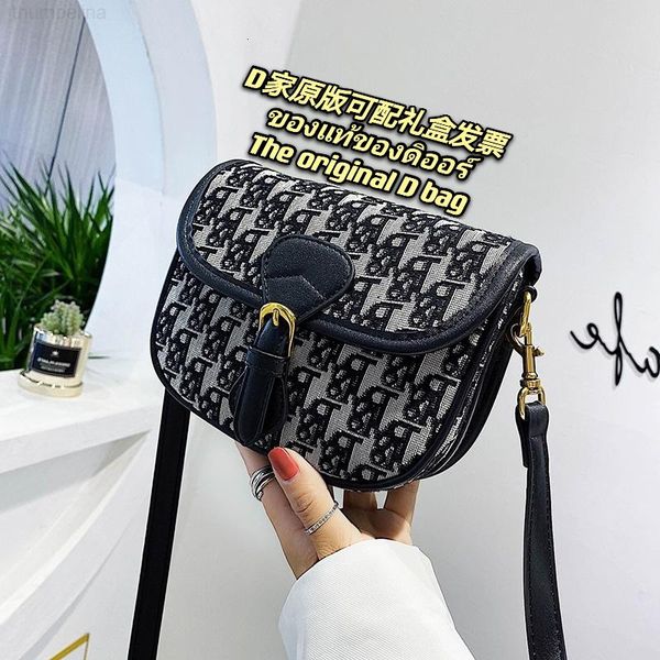 

handbag 2021 d family canvas messenger bag wide shoulder strap single star same half round saddle, Black;red