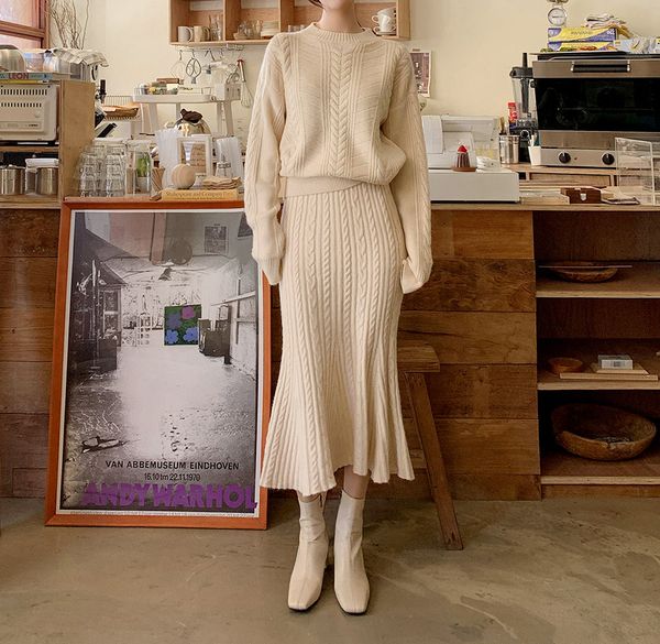 

2021 new knitted sweater two piece skirt set women autumn solid color pullover slim fit crop outfits m11x, White