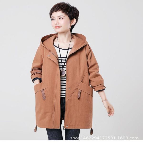 

women's trench coats mother's temperament coat 2021 spring dress middle aged loose and autumn long windbreaker, Tan;black