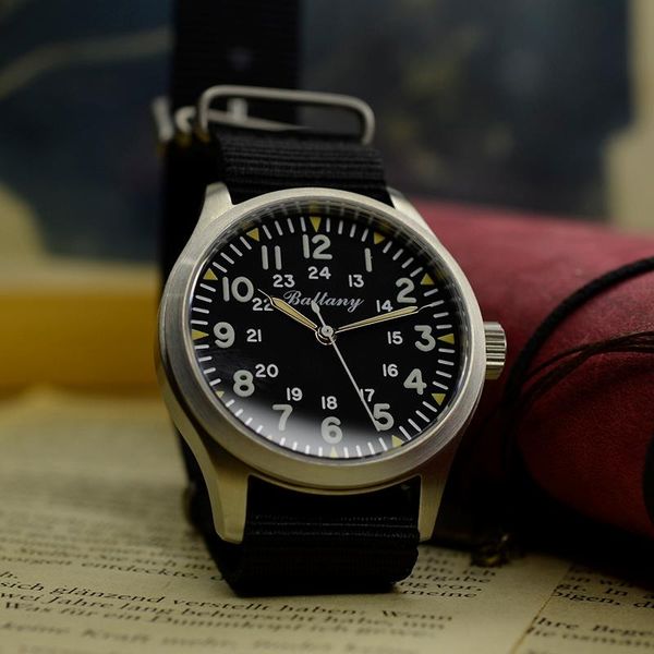 

wristwatches baltany male automatic wrist watch military water resistant wach nh35 luminous screw down crown vintage men, Slivery;brown