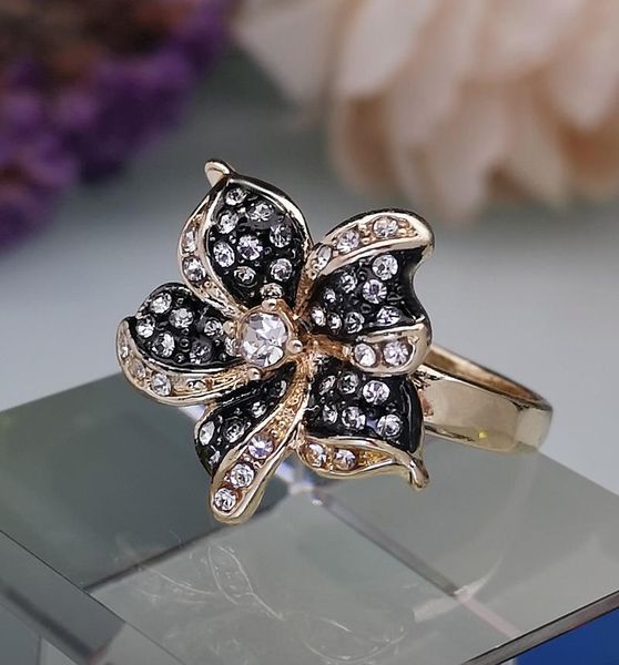 

wedding rings black gutta percha technology inlaid with white water drill ring gift spinner chain punk women brand jewelry for party, Slivery;golden