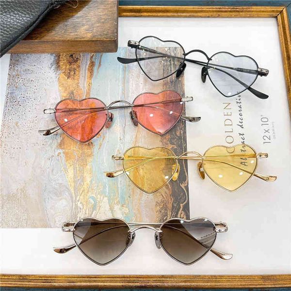 

2022 factory wholesale fashion personalized love sunglasses star's same sunglasses ch8063, White;black