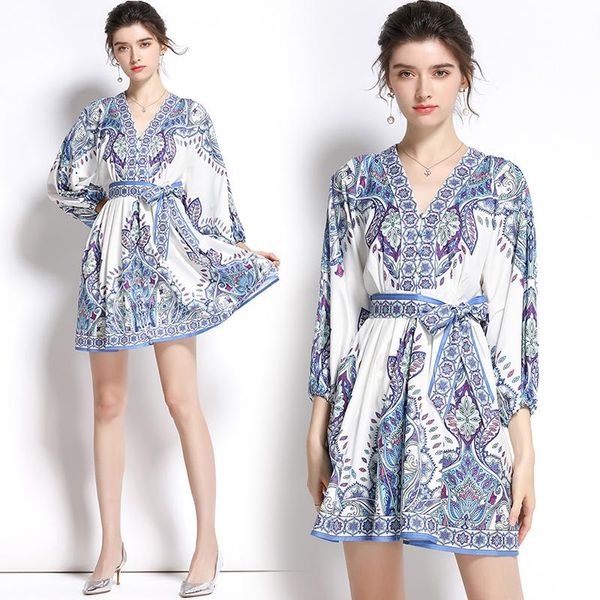 

casual dresses real shooting spot - niche v-neck bag buckle retro printed waist closing holiday dress in autumn 2021, Black;gray