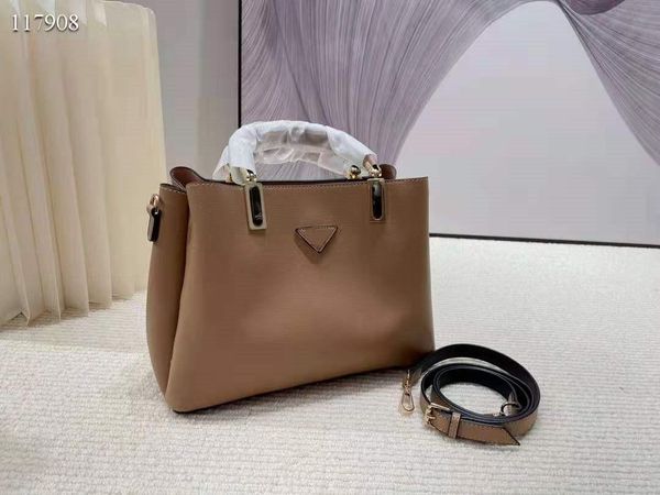 

2021designer women's shoulder bag portable size: 30cm
