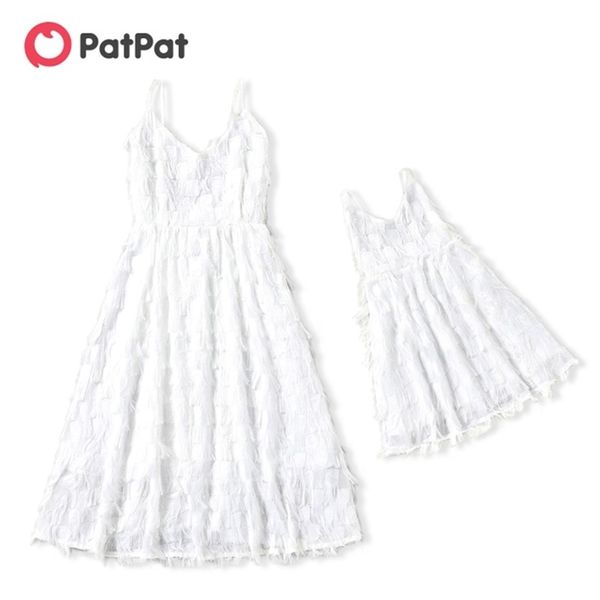 Прибытие мама и мне летние каникулы перьев платье белые детская одежда 210528