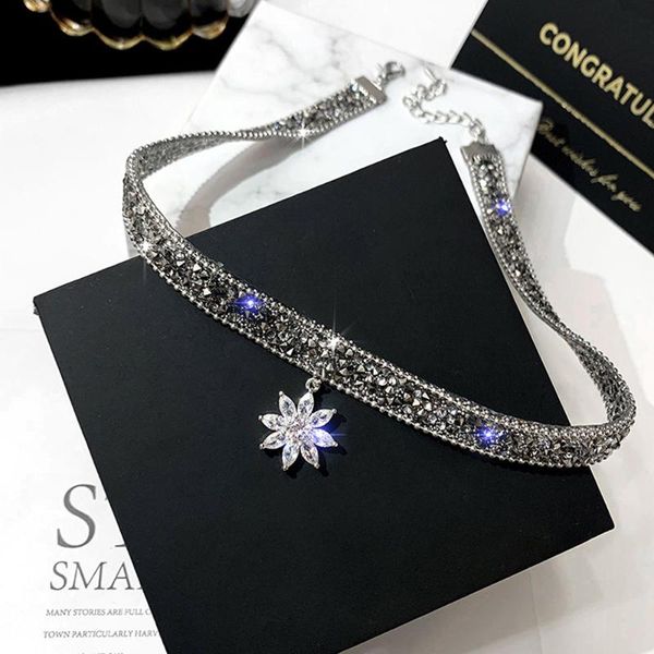 

chokers fashion crystal flower pendant necklace glitter adjustable metal chain women chic punk choker clavicle neck jewelry, Golden;silver