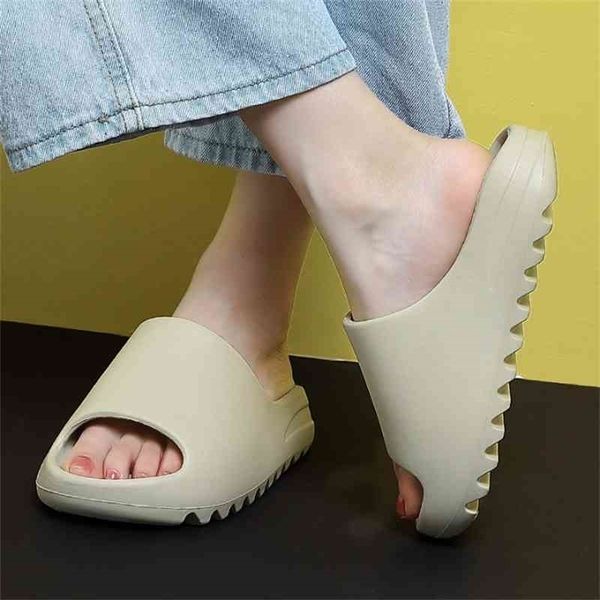 

2021 fashion female thick bottom slippers indoor summer beach outdoor slides men serrated edge breathable flip flops couple, Black