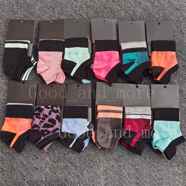 

quick-drying four seasons girl woman short letter socks breathable sweat-absorbent sports socks, Pink;yellow