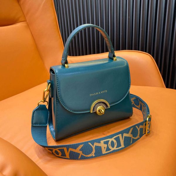 

fashion 2020 fashionable oil skin small square hand women's one shoulder bag