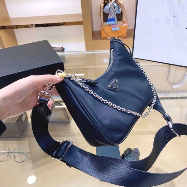 

women luxurys designers bags 2021 womens handbags purses designer crossbody wallet bag louisbags_18 fashion nylon leisure one messenger fact