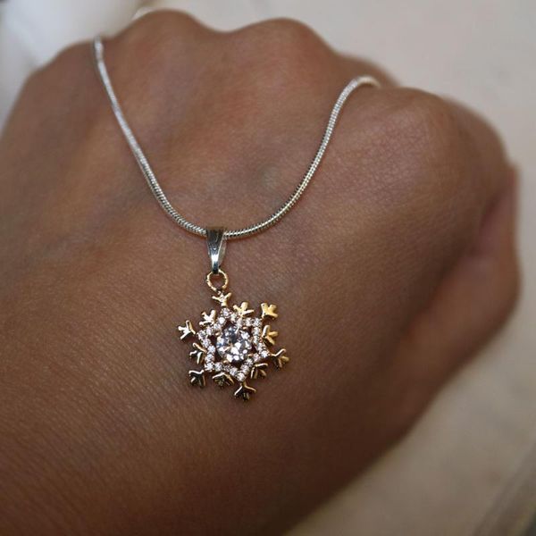 

fashion snowflake pendant necklace for women exquisite cz pendant necklace for girl silver plated jewelry clavicle chain, Golden;silver