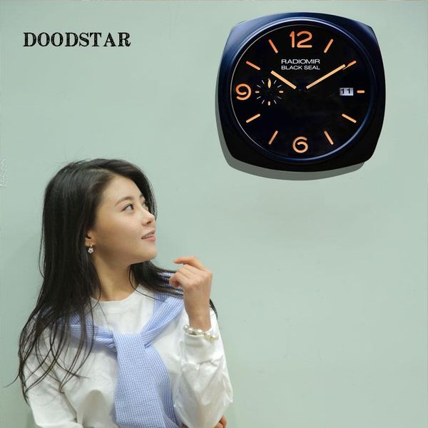 

wall clocks -selling home clock luxury high-end fashion decoration mute night vision quartz clock.