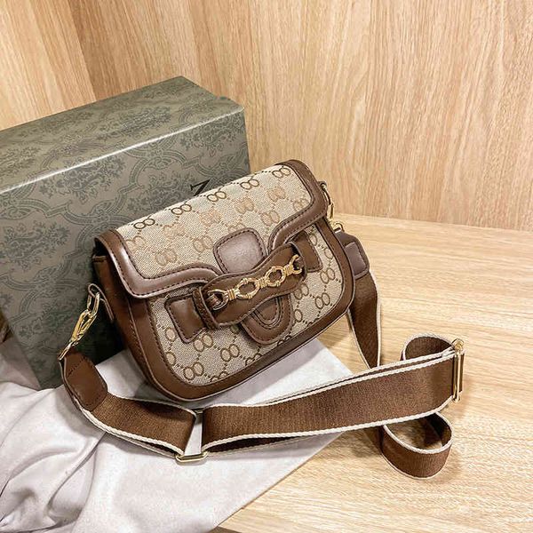 

luxury handbags women's 2021 new fashion printed letter saddle bag