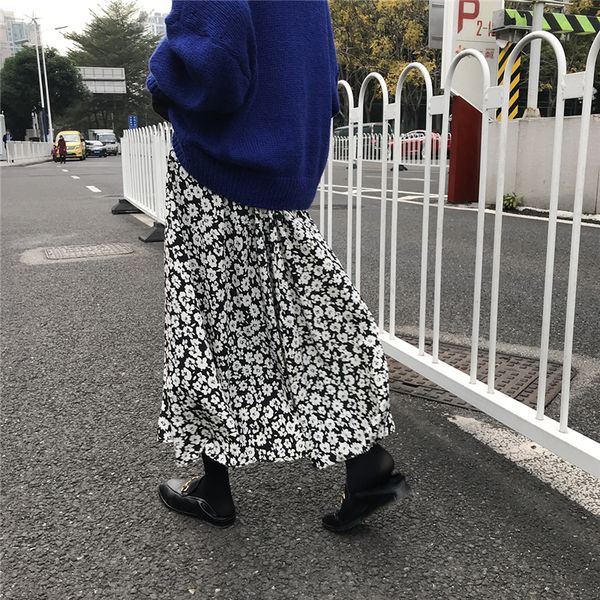 

2021 new vintage floral black daisy pleated chiffon long skirts summer women korean streetwear drawstring elastic waist midi skirt 22mz