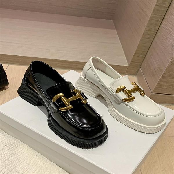 

dress shoes sweet college style women loafers metal buckle casual white black ladies pumps fashion oxford 2021