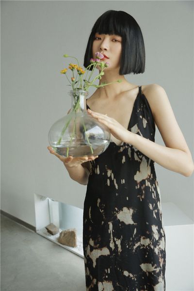 

2021 new deep v neck backless slip women summer tie dye a line spaghetti strap long midi with slit split midk, Black;gray