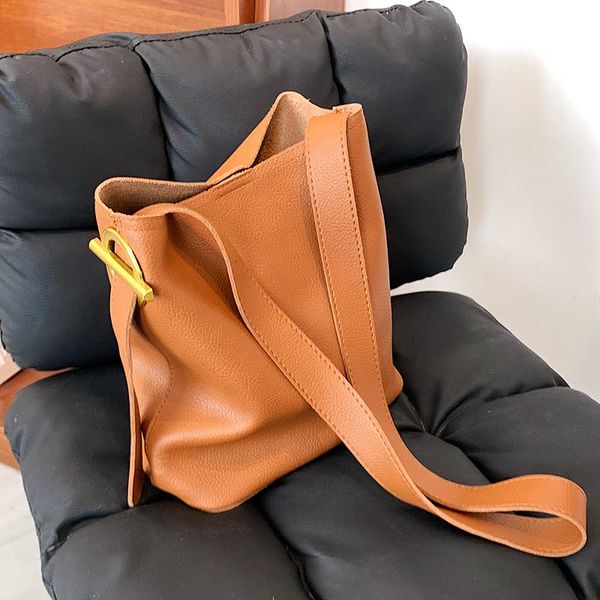 

evening bags niche design casual bag 2021 female retro messenger commuter underarm autumn bucket shoulder width: 25cm