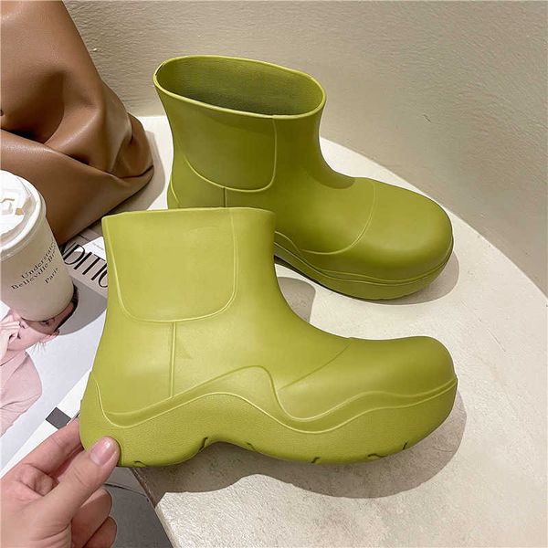 Ultralight EVA EVA Mulheres à prova d'água Rainboots Slip-on Grosso Única Única Big Toe Moda Senhoras Sapatos de Chuva Meninas Sólidas Plataforma Ankle Botas 210911