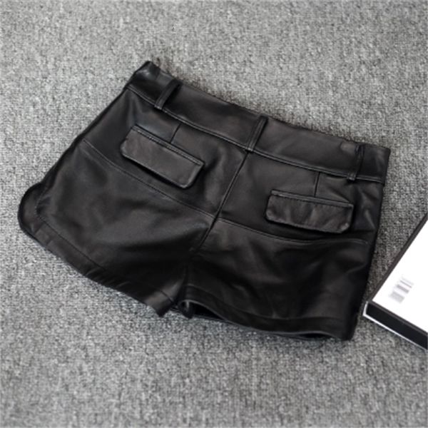 

women's ewe thin rivet leather shorts t89p, White;black