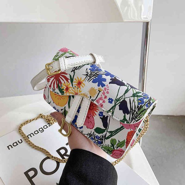 

2022 latest luggage factory wholesale messenger trend women's printed waist