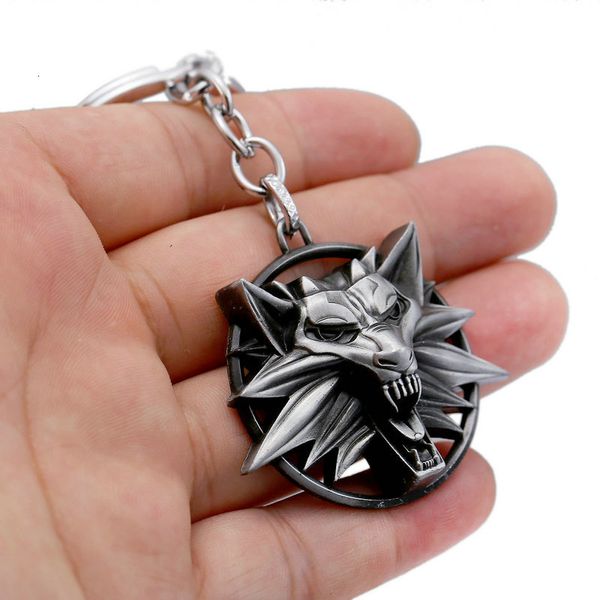 

cartoon keychains wizard 3 wild hunt game key chain metal wolf head keyring gaming peripherals zinc alloy personality salekey gift, Silver