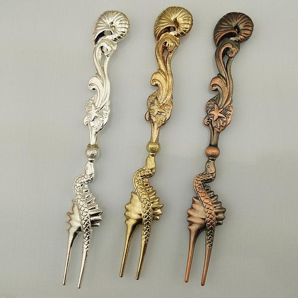 

forks retro fruit european court conch dessert cake fork creative fashion two-tine