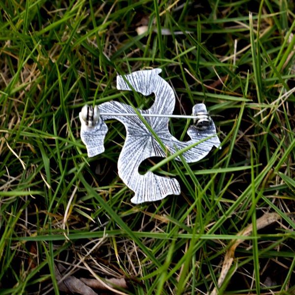 

pins, brooches 9th century viking horse head brooch gift, Gray