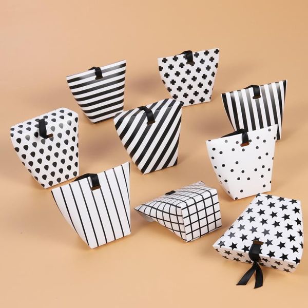 

20pcs biscuit box biscuit cake box dessert containers cake carrier individual containers random style without ribbon