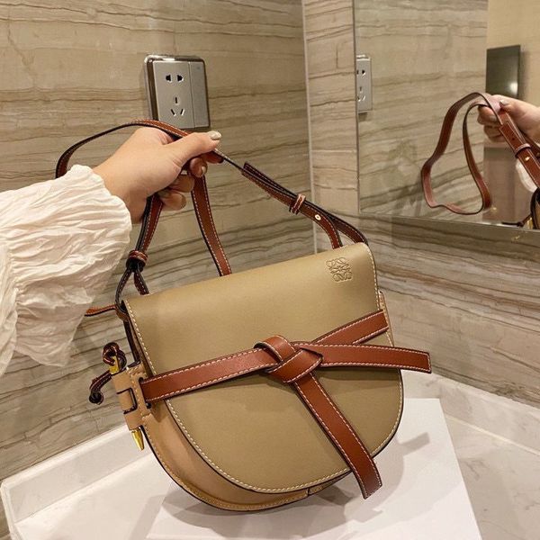 

2021 new saddle women's messenger bag fashion leisure bow bag ysj