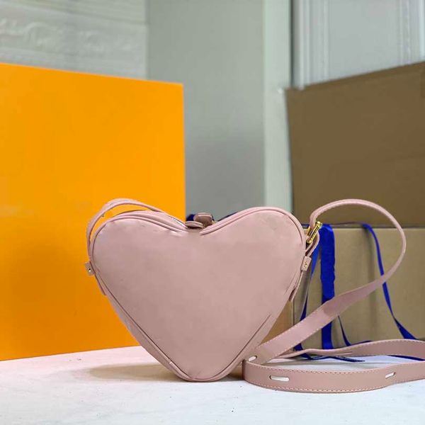 Tasarımcı Çanta Kırmızı Aşk Kalp Şeklinde Çanta Kadın Omuz Çantası Luxurys Mini Tote Çanta oyunu Coeur Bayan Deri Moda Çanta Cüzdan