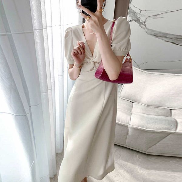 

drs 2021 summer fairy french temperament close waist thin twisted bubble sleeve v-neck medium length drs, Black;gray