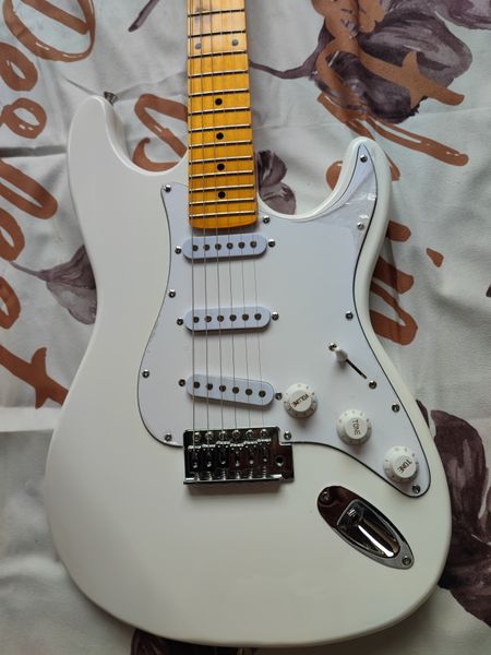 

fashion white electric guitar 22 special price package
